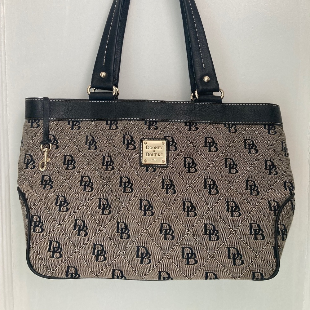 Dooney & Bourke signature logo print shoulder bag